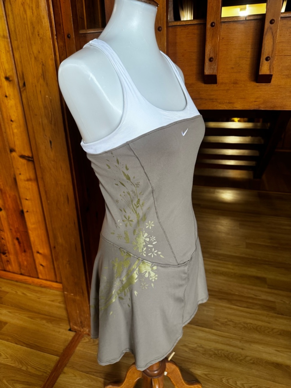 Nike Size Small 4-6 White and Taupe Racerback Tennis Dress